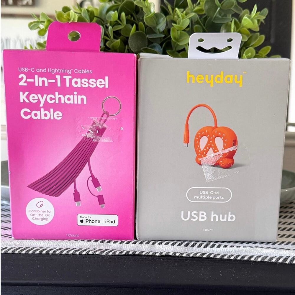 heyday USB Hub Pretzel Design & 2-in-1 Tassel Keychain Charging Cable Bundle New
